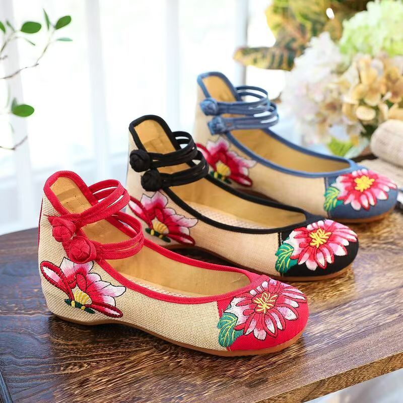 أحذية نسائية بكعب ويدجز مطرزة  - مراجعة Ethnic Fabric وسعره