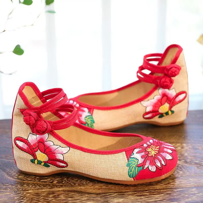 أحذية نسائية بكعب ويدجز مطرزة  - مراجعة Ethnic Fabric وسعره